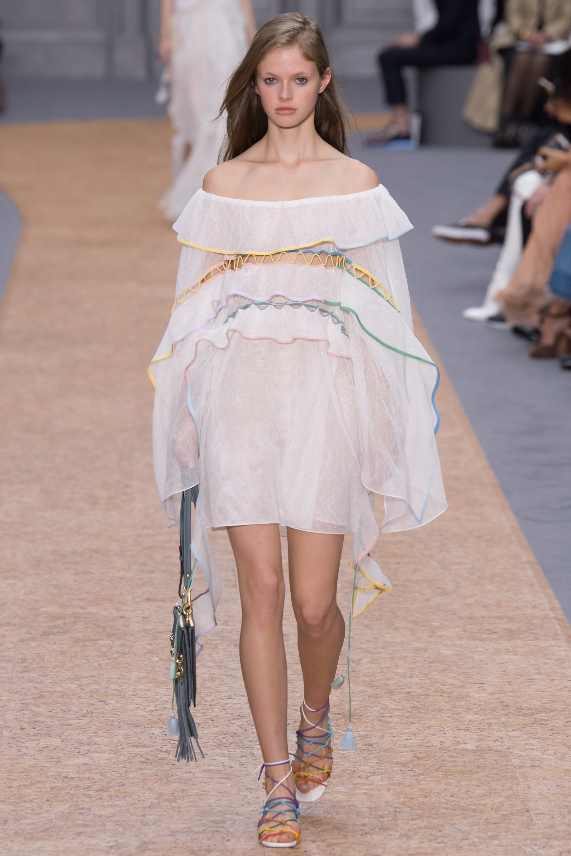 Chloe 2020 осень зима. Chloe spring summer шоу показ 2005. Chloe показ 2022. Коллекция chloe 2007. Показы chloe.