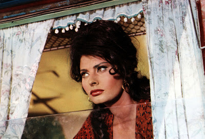 Sophia Loren HAWT